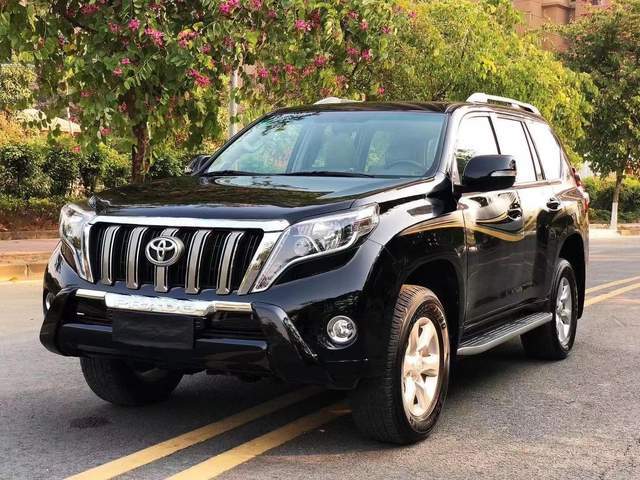 17款普拉多霸道4000tx售价19万,堪称保值理财神车