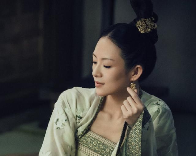 上阳赋又出新雷点章子怡拍古装剧穿运动鞋观众直呼太跳戏