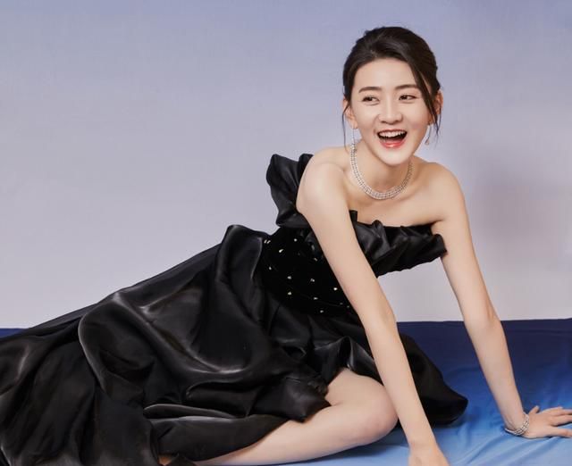 金骨朵活动海报谭松韵潘伟明站c位袁冰妍梁洁站位引关注