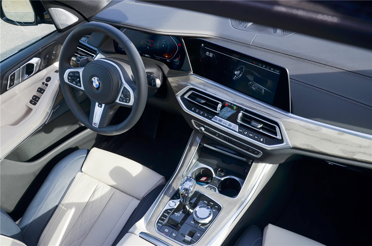 试驾2021款宝马x5,不玩越野 玩运动?伤害不高侮辱性挺强的