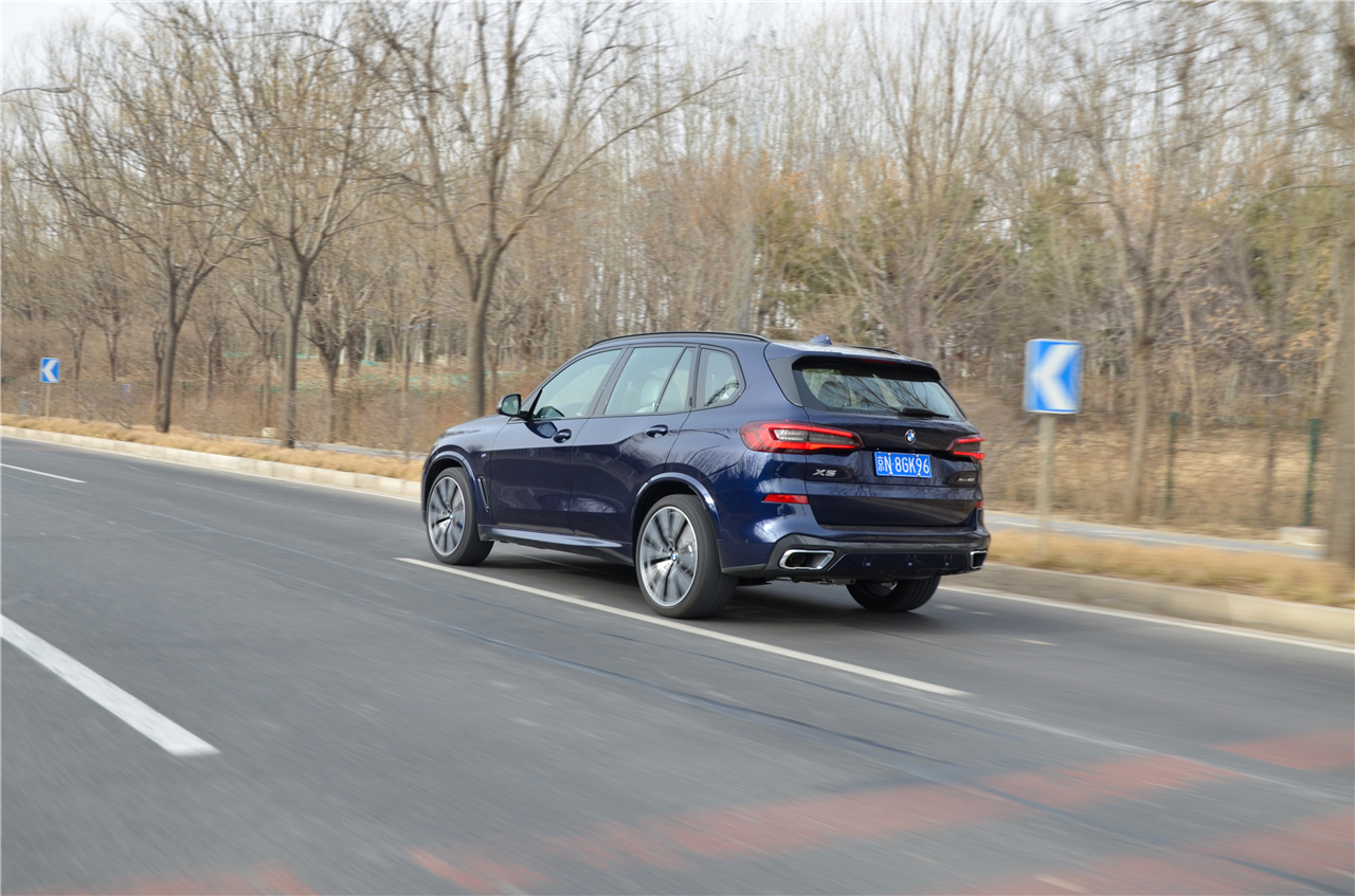 试驾2021款宝马x5,不玩越野 玩运动?伤害不高侮辱性挺强的