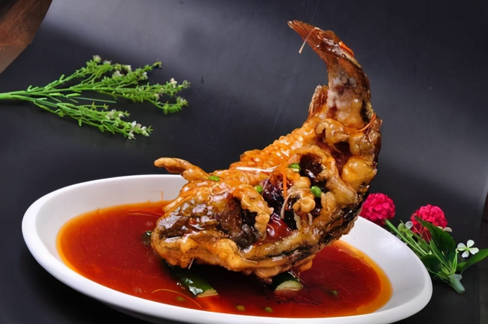 年夜饭,教你这道浇汁鱼,红红火火寓意团圆,端上桌待客倍有面