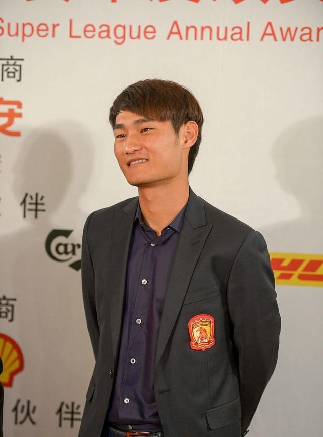 这些关于广州恒大的问题,球迷们能回答上来吗|黄博文|广州恒大|郑智