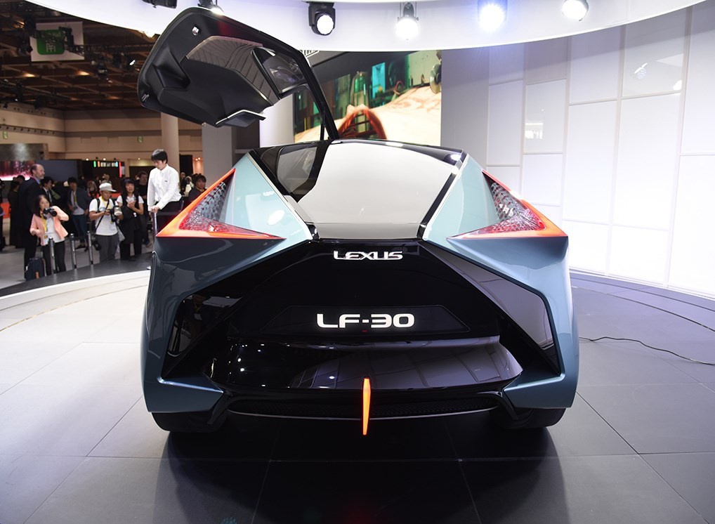 雷克萨斯lf-30亮相,车长超5米,续航500公里,外观极具未来感