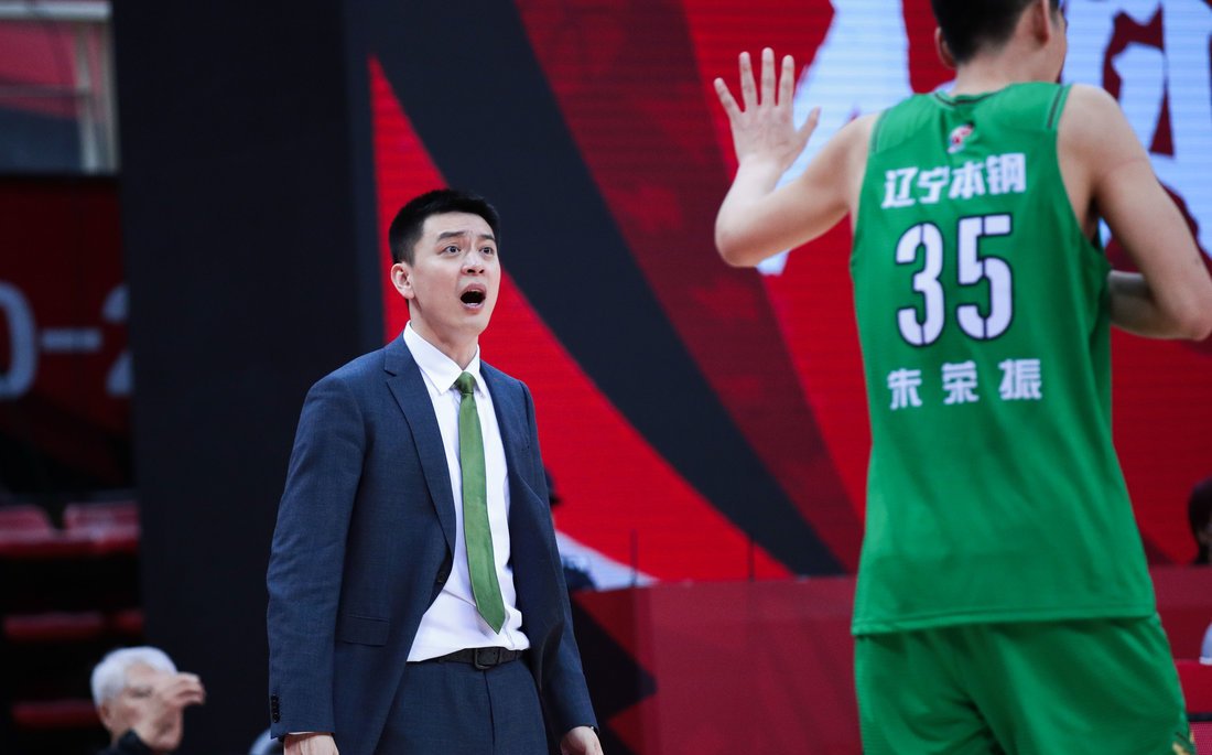 惊艳四座!朱荣振助攻张镇麟暴扣得手 引辽宁欢呼