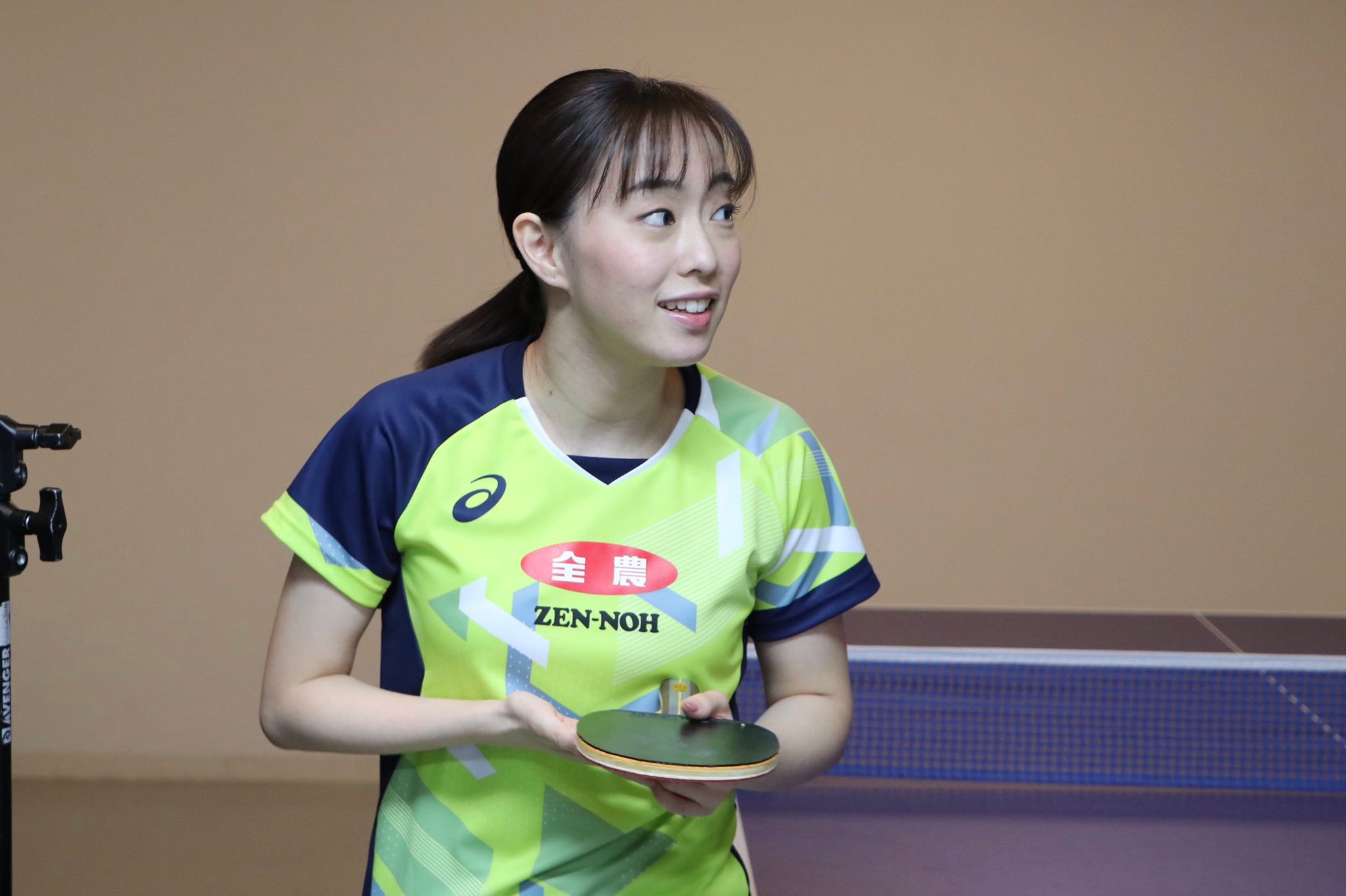 石川佳纯乐开了花!28岁日本美女队长,夺冠后拍广告心情大好