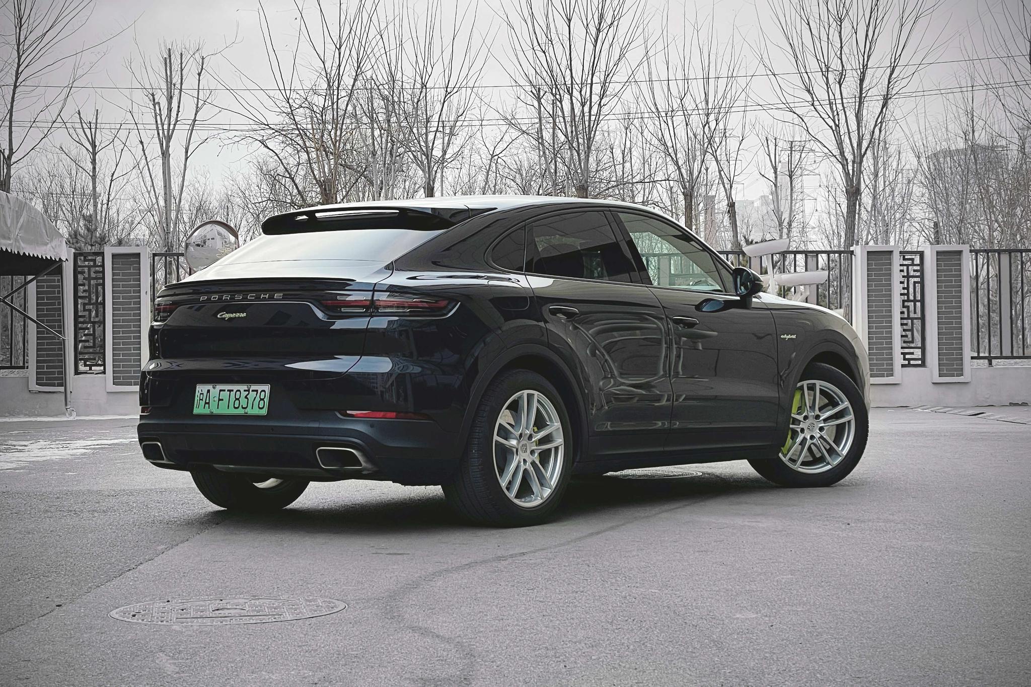 试驾保时捷卡宴e-hybrid coupe,豪掷百万换抹绿,值吗?-新浪汽车