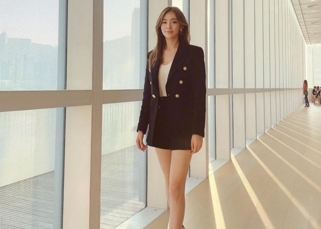 7 郑嘉欣郑嘉欣凭借在《全民造星3》中的表现红极一时,她开朗的个性和