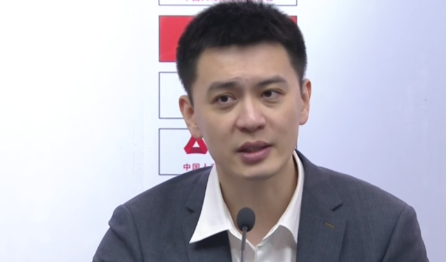 辽篮双杀浙江豪取8连胜!杨鸣盛赞张镇麟,郭艾伦被手机铃声打断