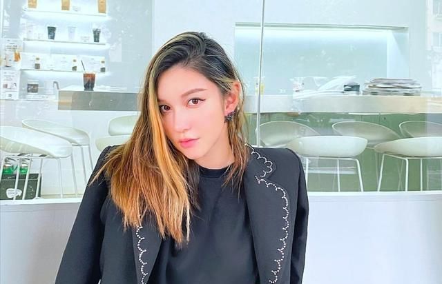 薛之谦前女友李雨桐结婚生子晒幸福 老公吴懿韬还是圈内人 李雨桐 薛之谦 吴懿韬 新浪新闻 薛之谦前女友李雨桐结婚生子晒幸福 老公吴懿韬还是圈内人 李雨桐 薛之谦 吴懿韬 新浪新闻
