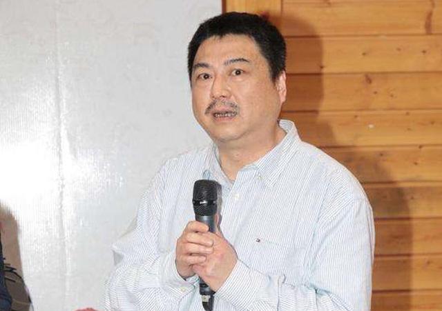 同时他还给很多鲜活的人物配过音,例如《迪迦·奥特曼》中的掘井正美