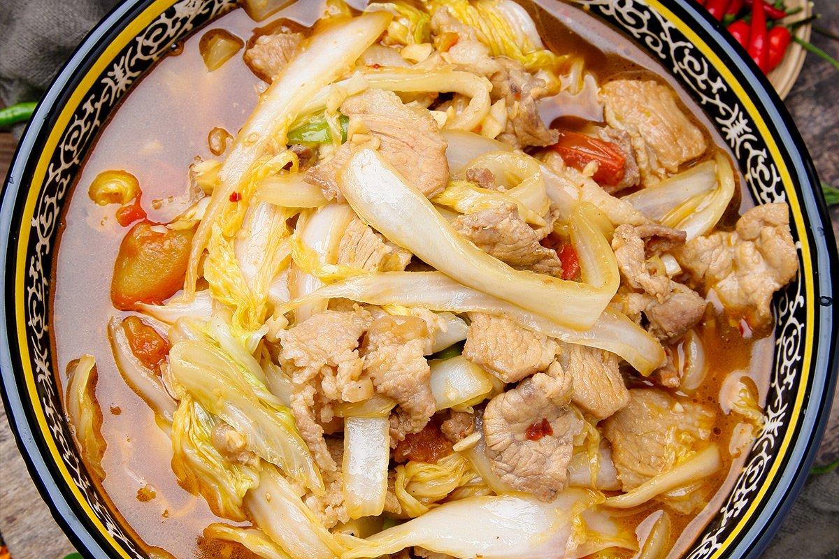 教你开胃解馋的酸辣白菜炒肉片,营养好吃超下饭,不懂得真是可惜