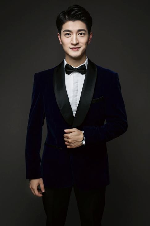 尹颂告别江西卫视,疑跳槽央视?曾被董卿康辉力赞还主持春晚