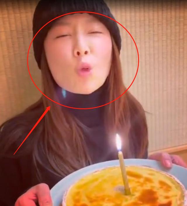 林心如庆祝45岁生日素颜出镜皮肤状态超好