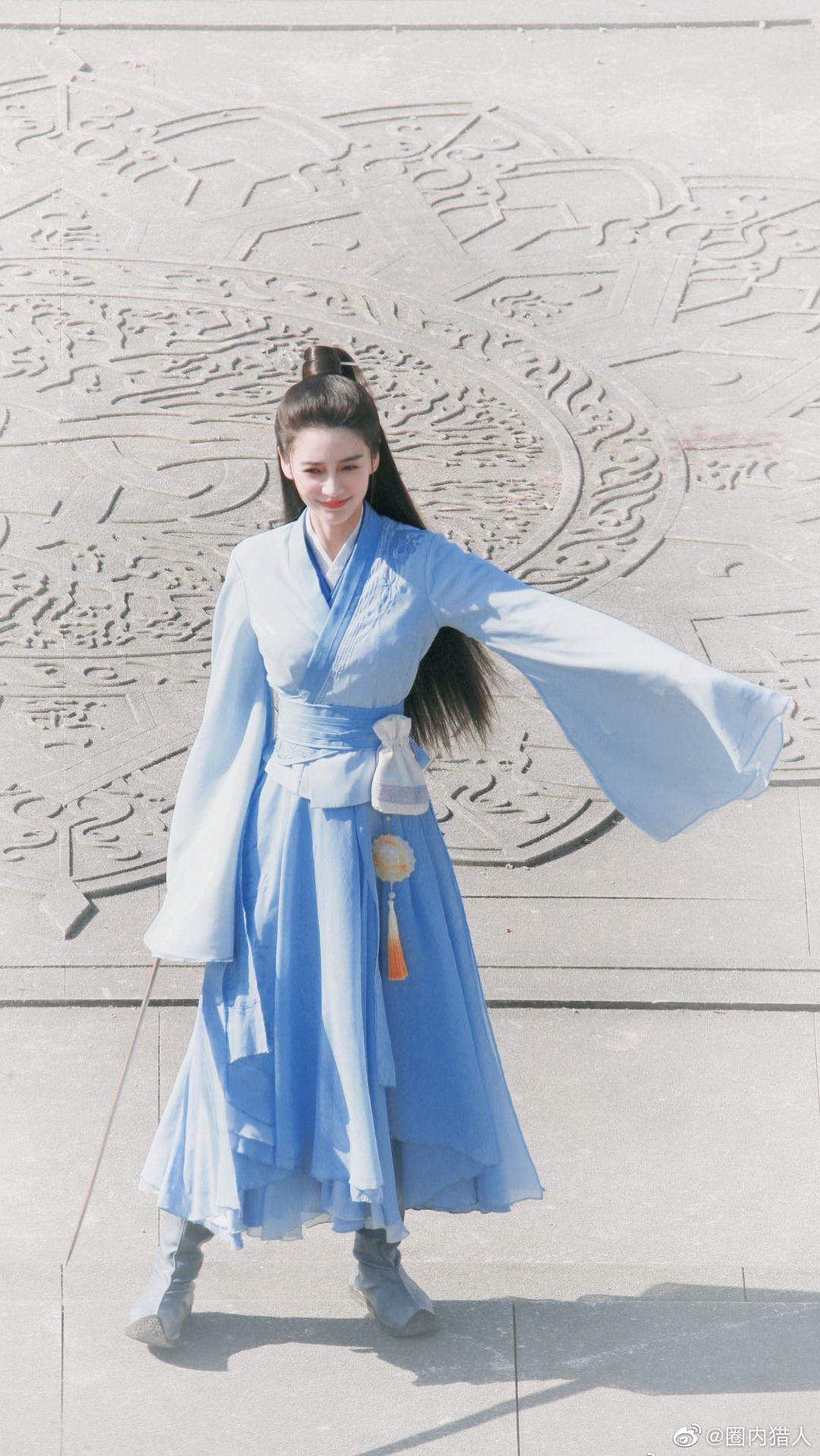angelababy新剧尘缘路透出炉水蓝色古装衬出白皙肤色