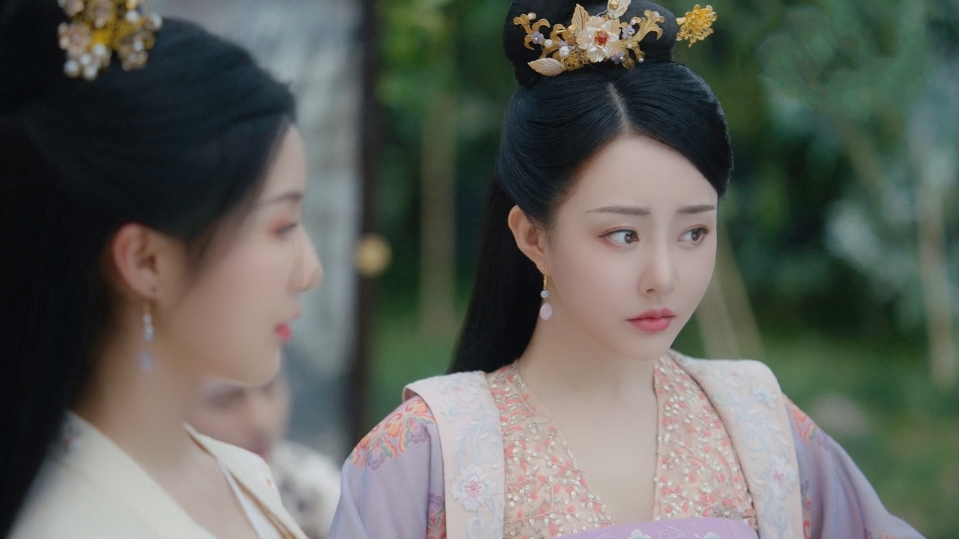 关晓彤于心妍当街飙戏 《我就是这般女子》爽文开篇撕渣男