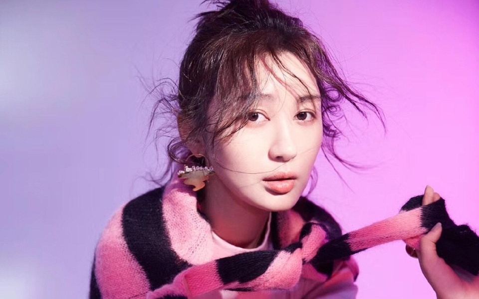 浪姐2官宣李菲儿仍在其中没有退赛至今未回应黄晓明风波