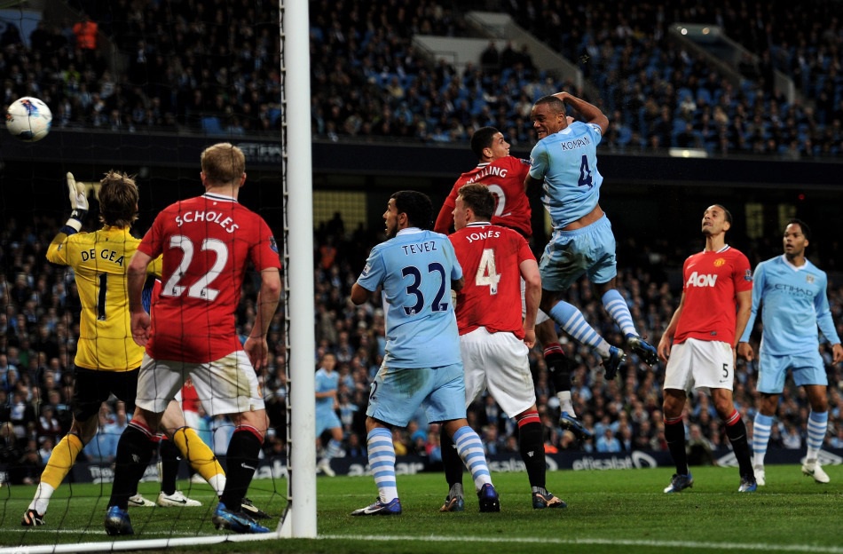 英超梦回2012!6连胜曼城紧逼13轮不败曼联,利物浦靠边站