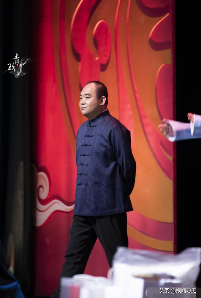 德云社最大的闲人吃喝玩乐不工作侯震凌晨两点质问游戏服务商