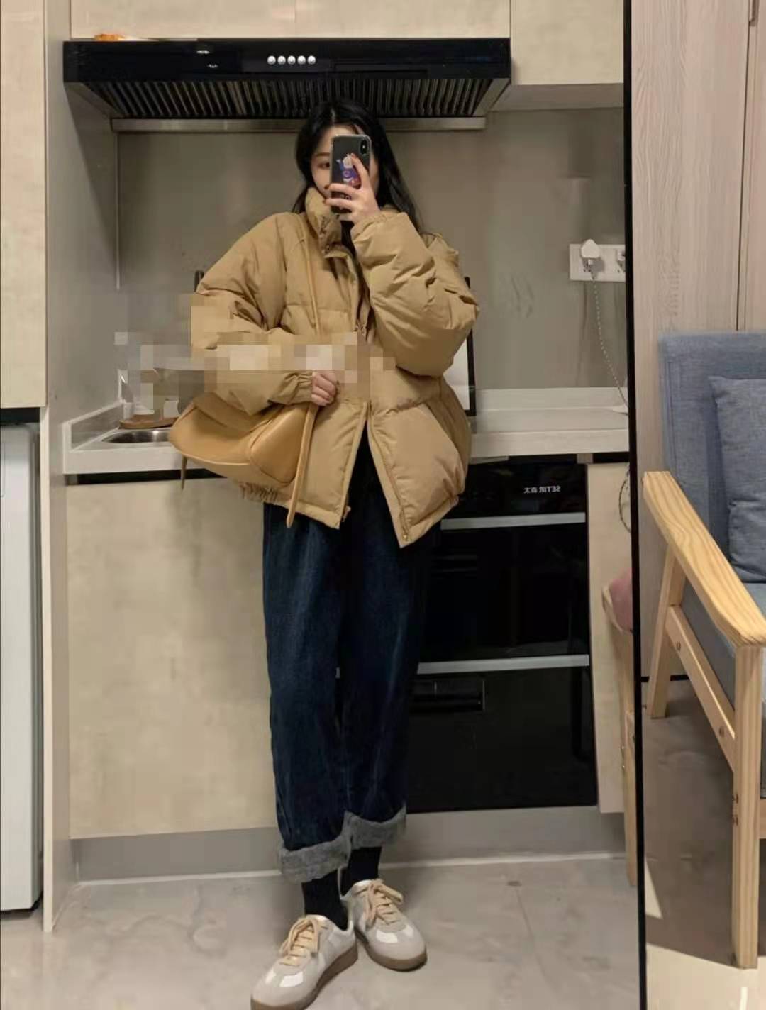 卡其色羽绒服搭配什么颜色围巾（卡其色羽绒服搭配）-第2张图片-潮百科