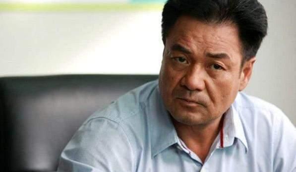 山海情李大有扇班主任嘴巴与许晴相恋失恋后被葛优收留