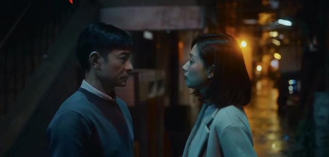 万茜戏中与刘德华谈恋爱,感情爆发跪地嘶吼,肖央也夸她演技自然