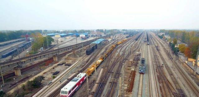 山东省鲁西南地区最大的货物中转站兖州北站