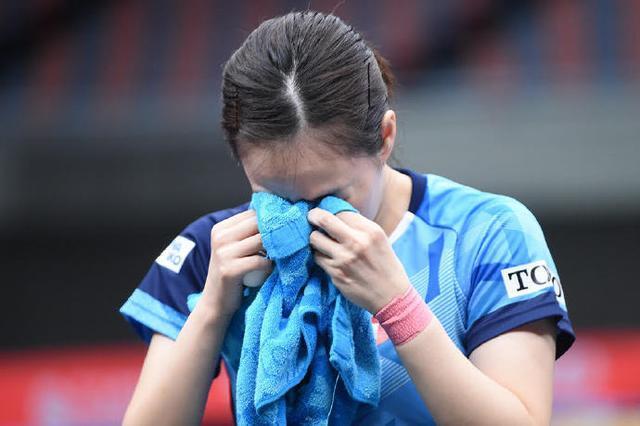 冠亚军哭成泪人!石川佳纯捧杯喜极而泣,伊藤美诚捂脸痛哭