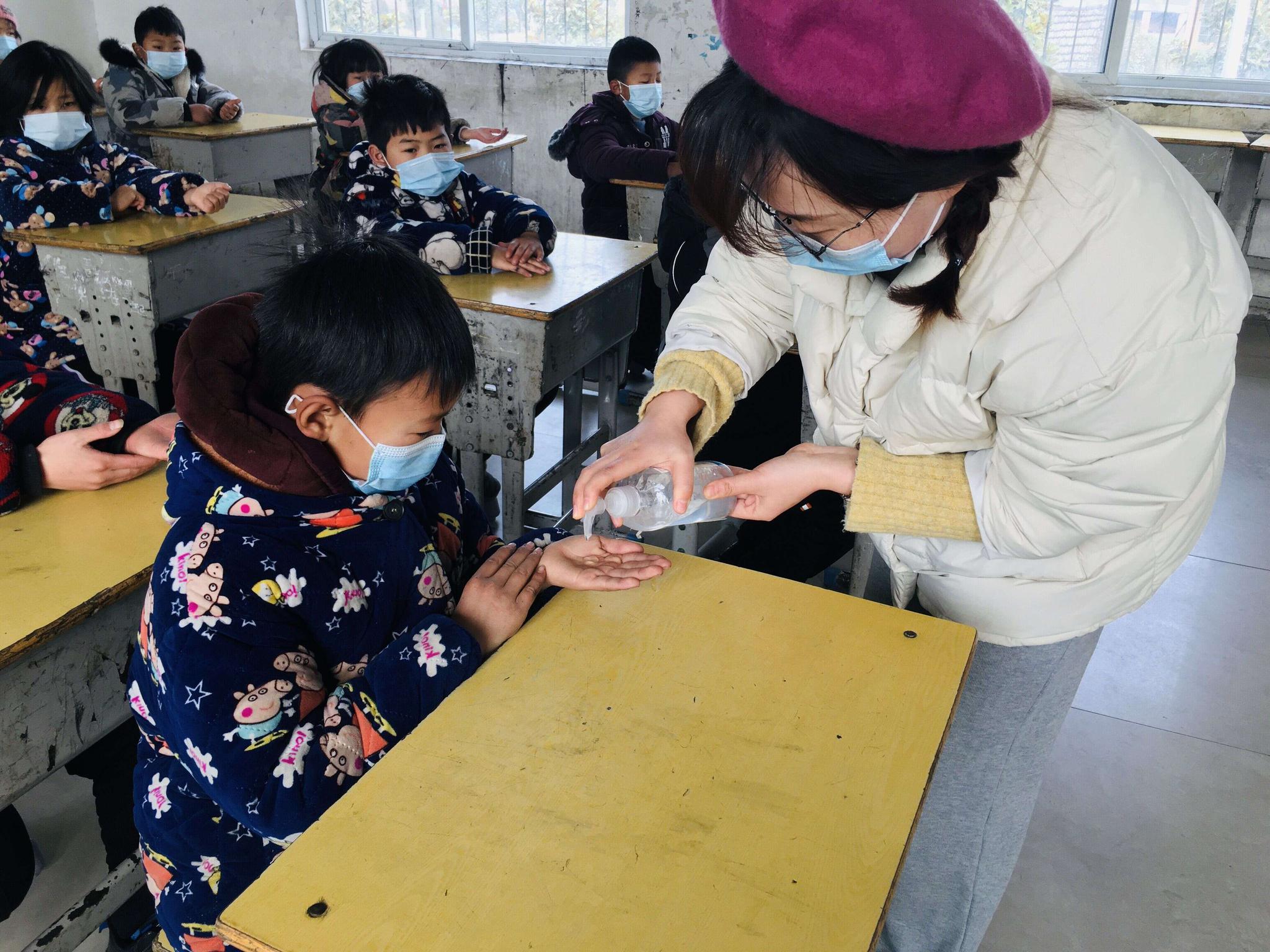 阜南柳沟大徐小学寒假前对学生进行防疫知识宣传