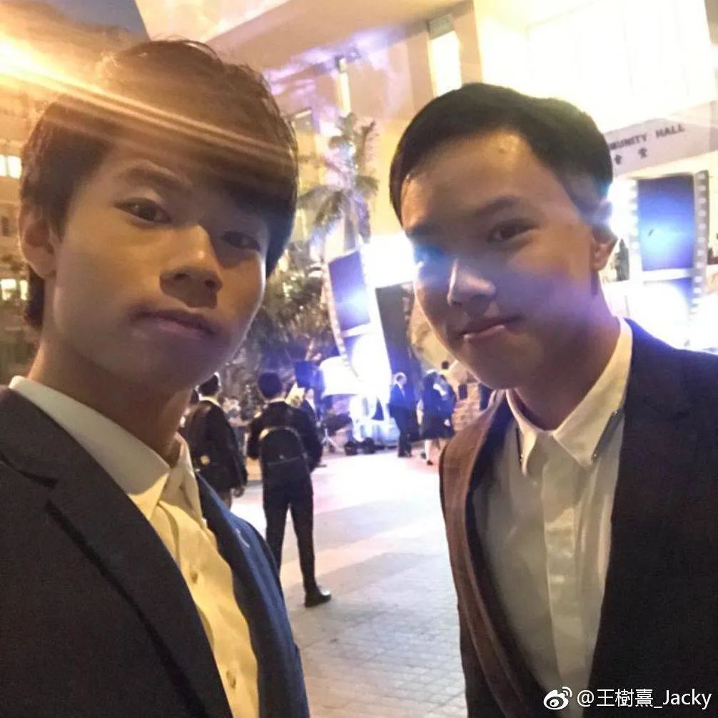 tvb童星22岁容貌大变,毕业后到日本打工,哥哥也是知名童星