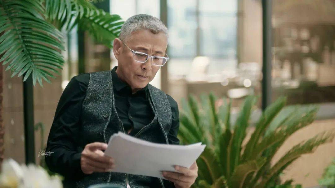 《流金岁月》65岁陈道明再次大红:人越是优秀,就越容易孤独