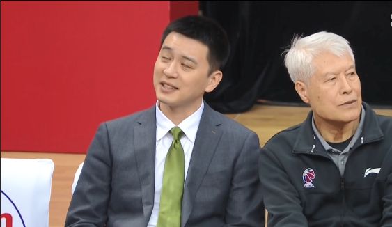 辽宁变阵落后梅奥开场被激怒朱荣振压哨暴扣21很涨士气