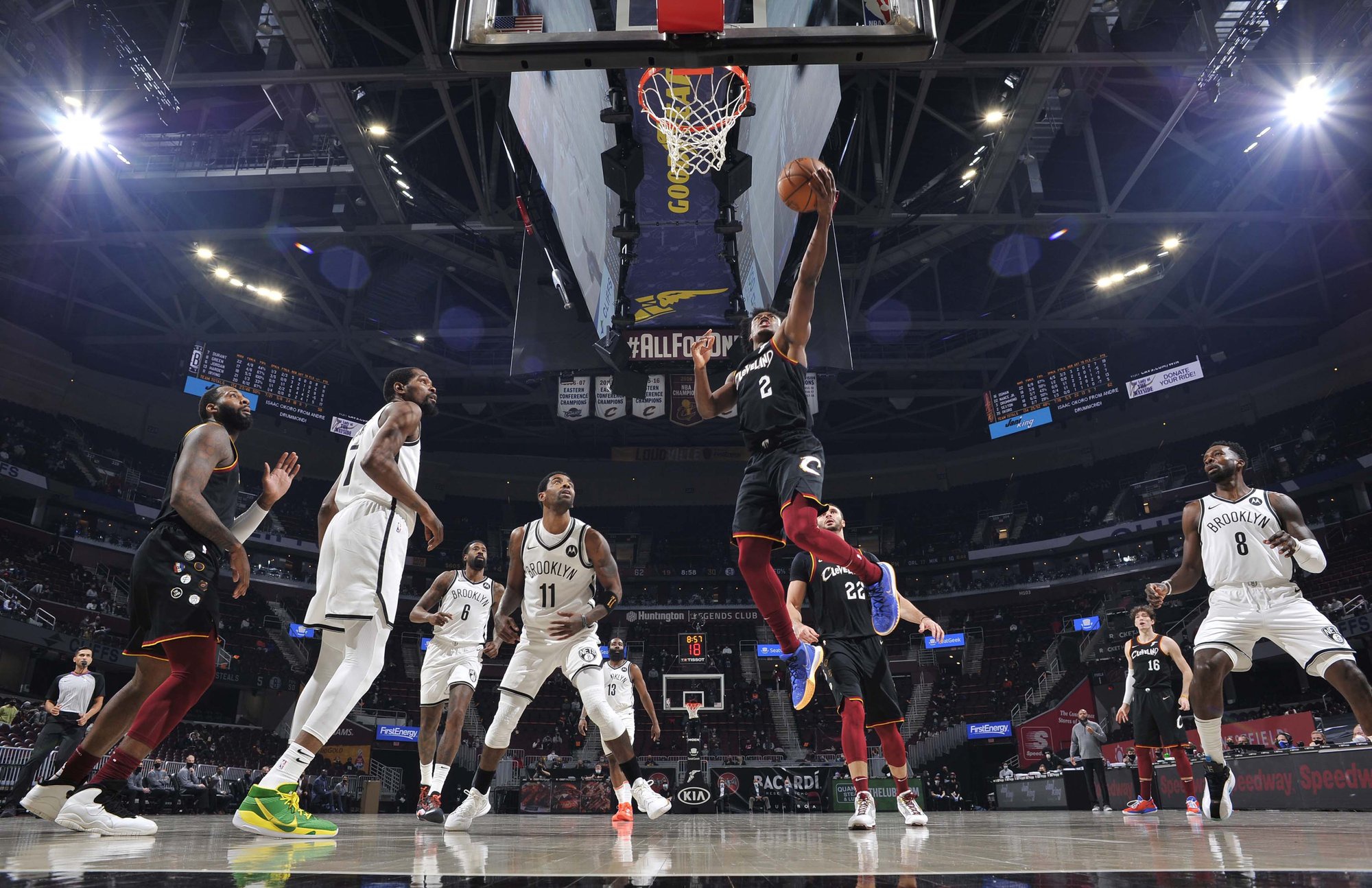 篮网三巨头首秀成全了一小将!