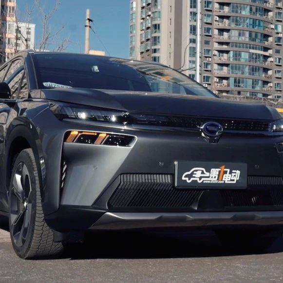 5g泊车凡尔赛,黑科技"大v"智斗豪车老炮和新能源霸主-新浪汽车