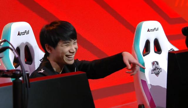 零封sn后doinb笑的嘴都裂了!解说笑笑捂脸哀嚎,他真不想fpx赢