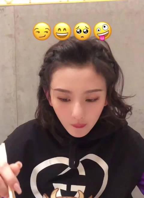 宋祖儿的表情包锁屏