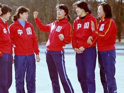 她是前女排国手,曾打服日本队,助郎平回国任主帅|中国女排|周晓兰|排球_新浪新闻