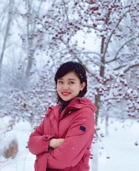 主持人李七月央视工作8年成了常客?获得董卿接班人的认可?