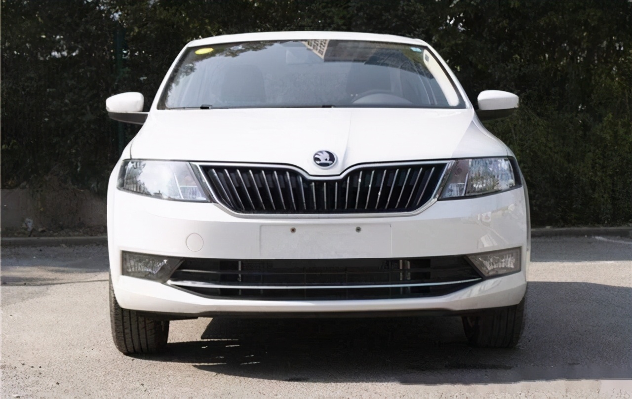 斯柯达昕锐:被称是换标桑塔纳,小巧且实用,售价不足6万-新浪汽车