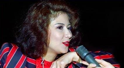 好的时候,用美国的冷冻技术,秘密为亡夫生下了一个女儿,名叫做甄家平