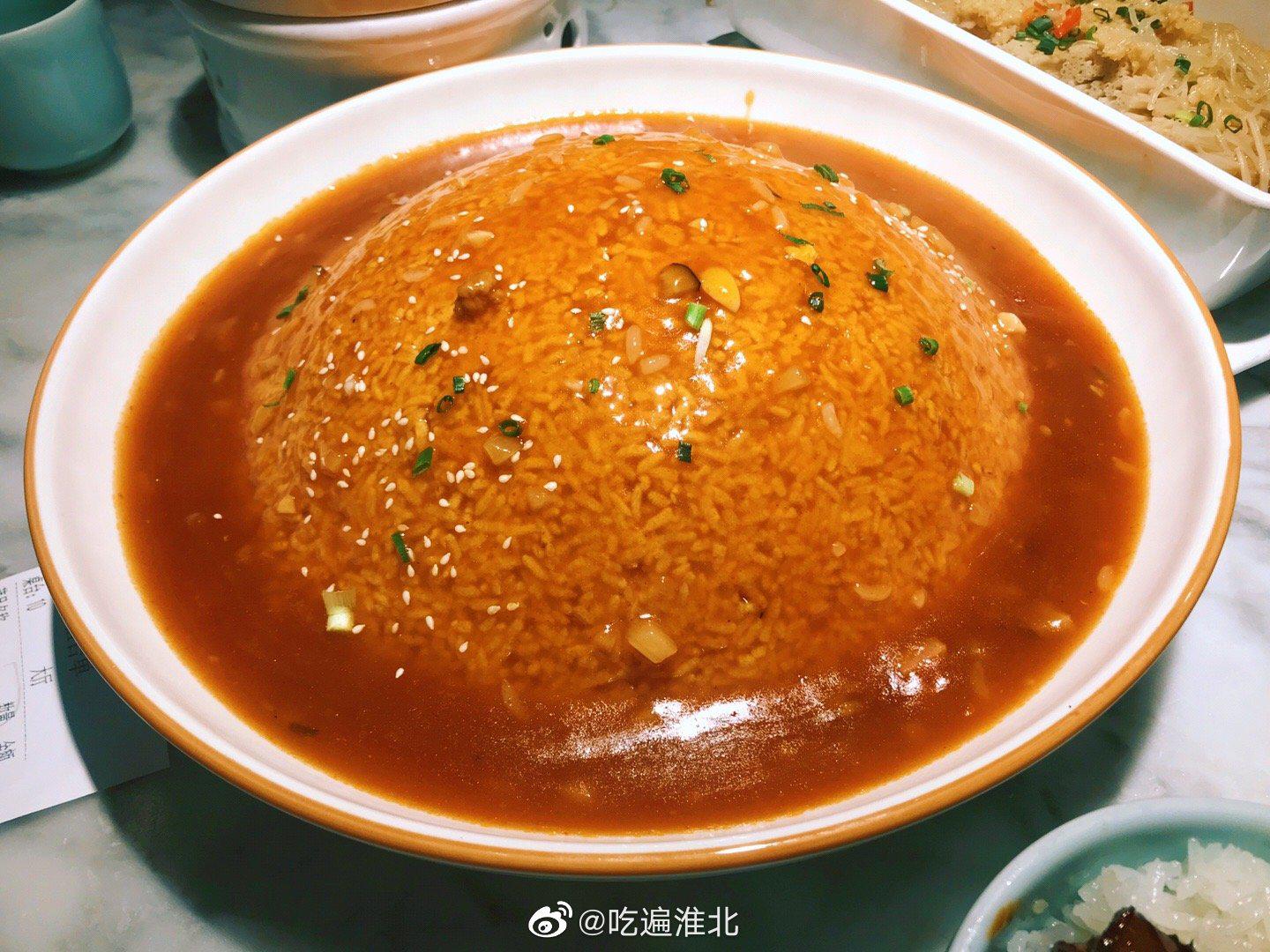 好多小伙伴安利小菜园的鱼香锅巴!