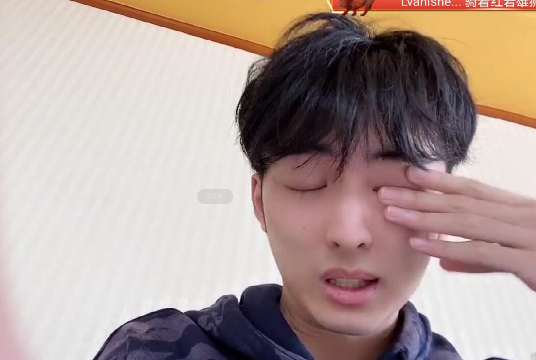 虎牙赖神与瓜妹分手女方嫌弃男方太穷干两年买不起一套房