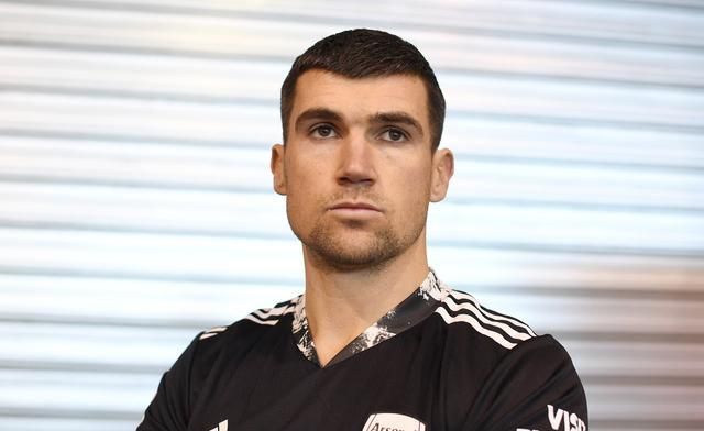 天才少年6年只出场11次|阿森纳|厄德|皇马_新浪新闻