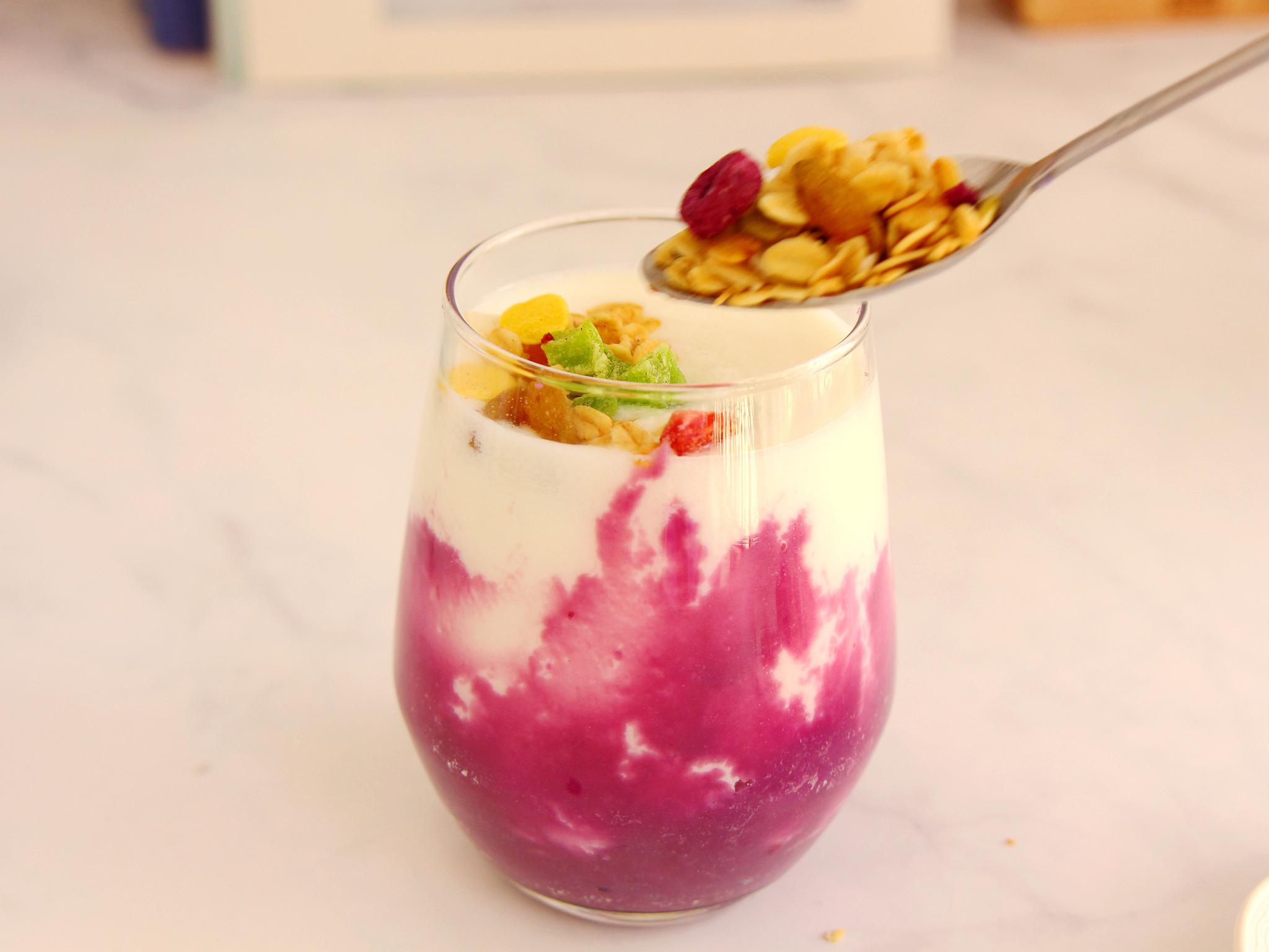 【紫薯酸奶杯】的做法 配方,紫薯营养丰富,饱腹有营养!