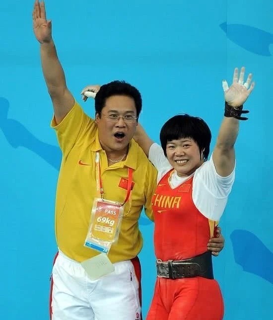 国家体育总局举摔柔中心担任主任,开始管理国家举重队,同时,马文广将