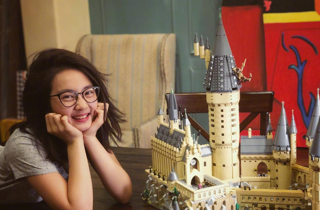 黄磊儿子罕露侧脸颜值引发争议完美避开父母的优良基因