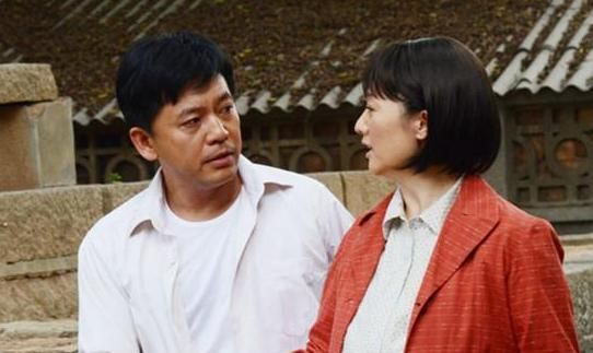 一级演员何政军对妻子一见钟情搭讪从敬酒开始相爱近30年