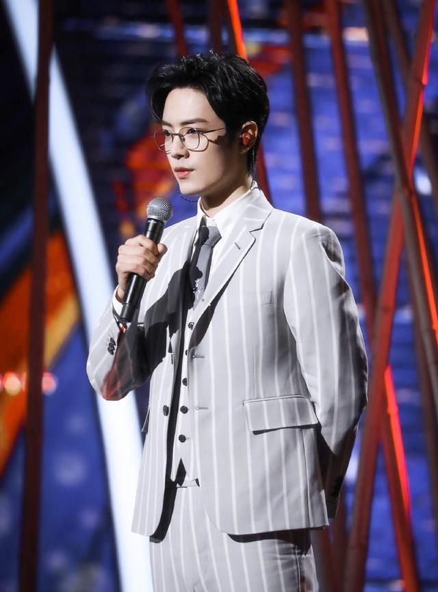 肖战连续两年入选百度人物,主办方官宣语言太暖心休闲区蓝鸢梦想 - Www.slyday.coM