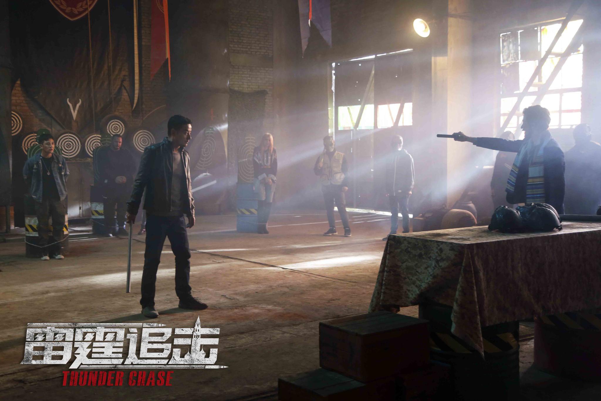 2021开年唯一军事动作片《雷霆追击》曝"猎杀游戏"版预告