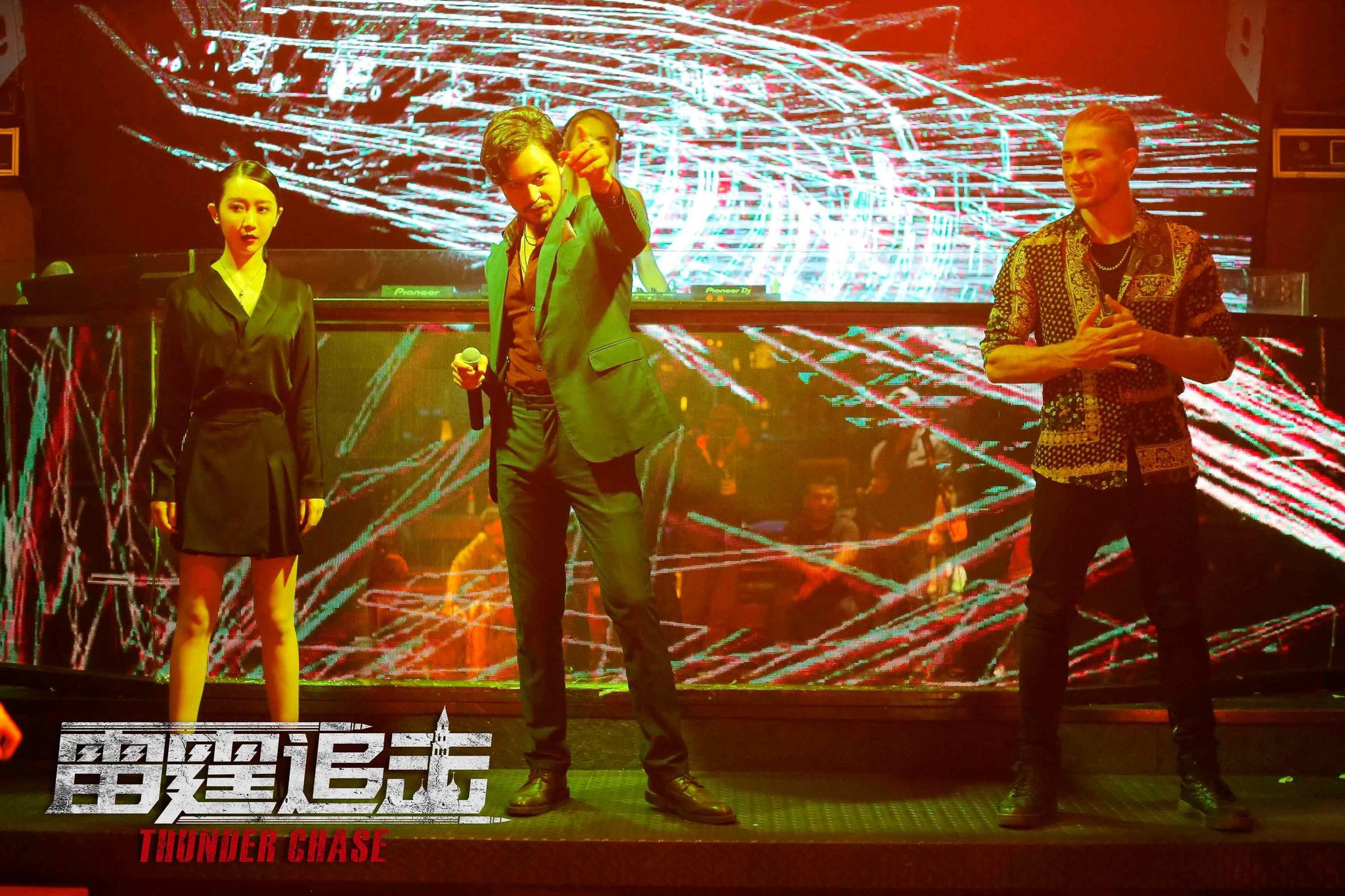 2021开年唯一军事动作片雷霆追击曝猎杀游戏版预告